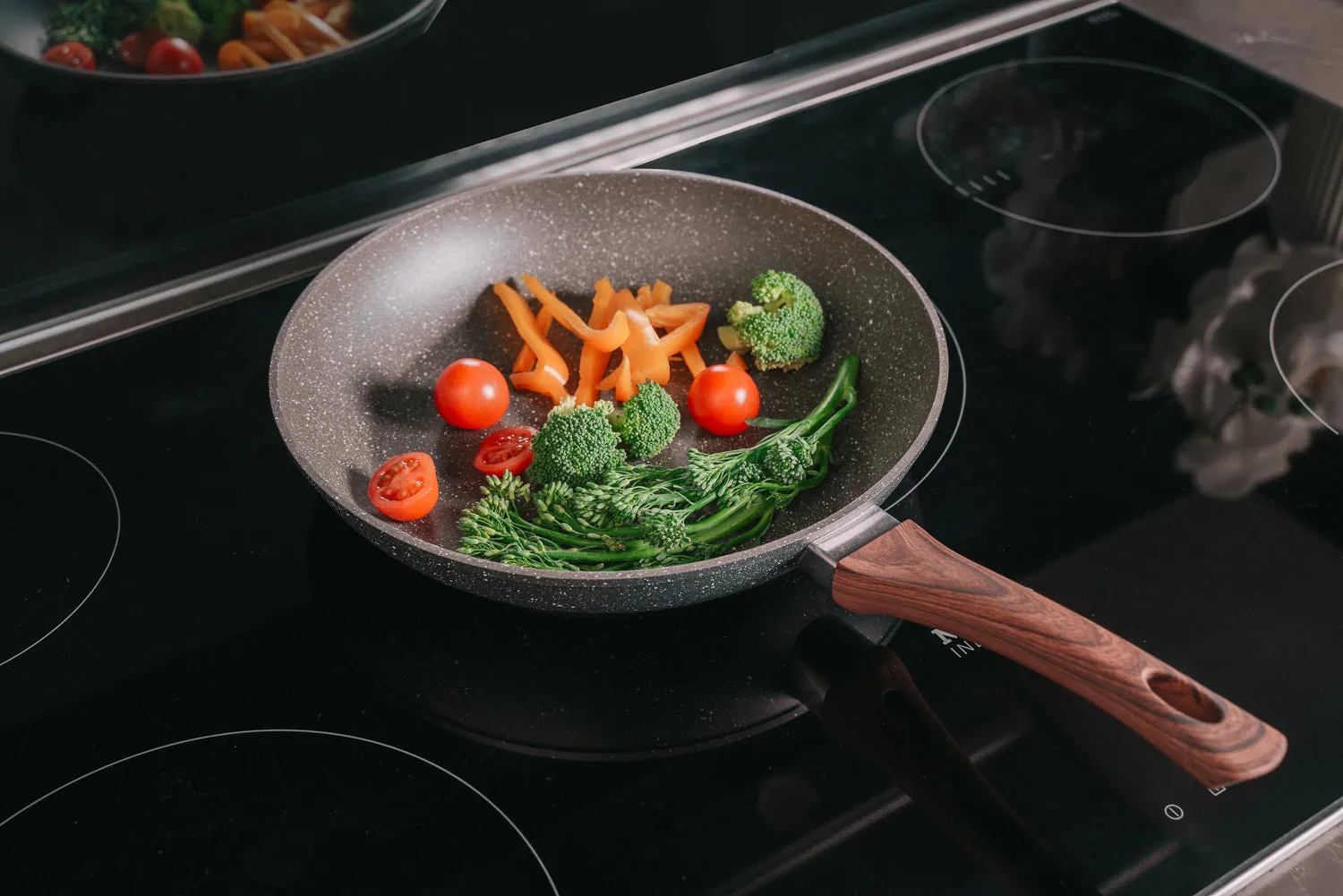 28cm PFOA Free Non-Stick Saute Pan with Lid