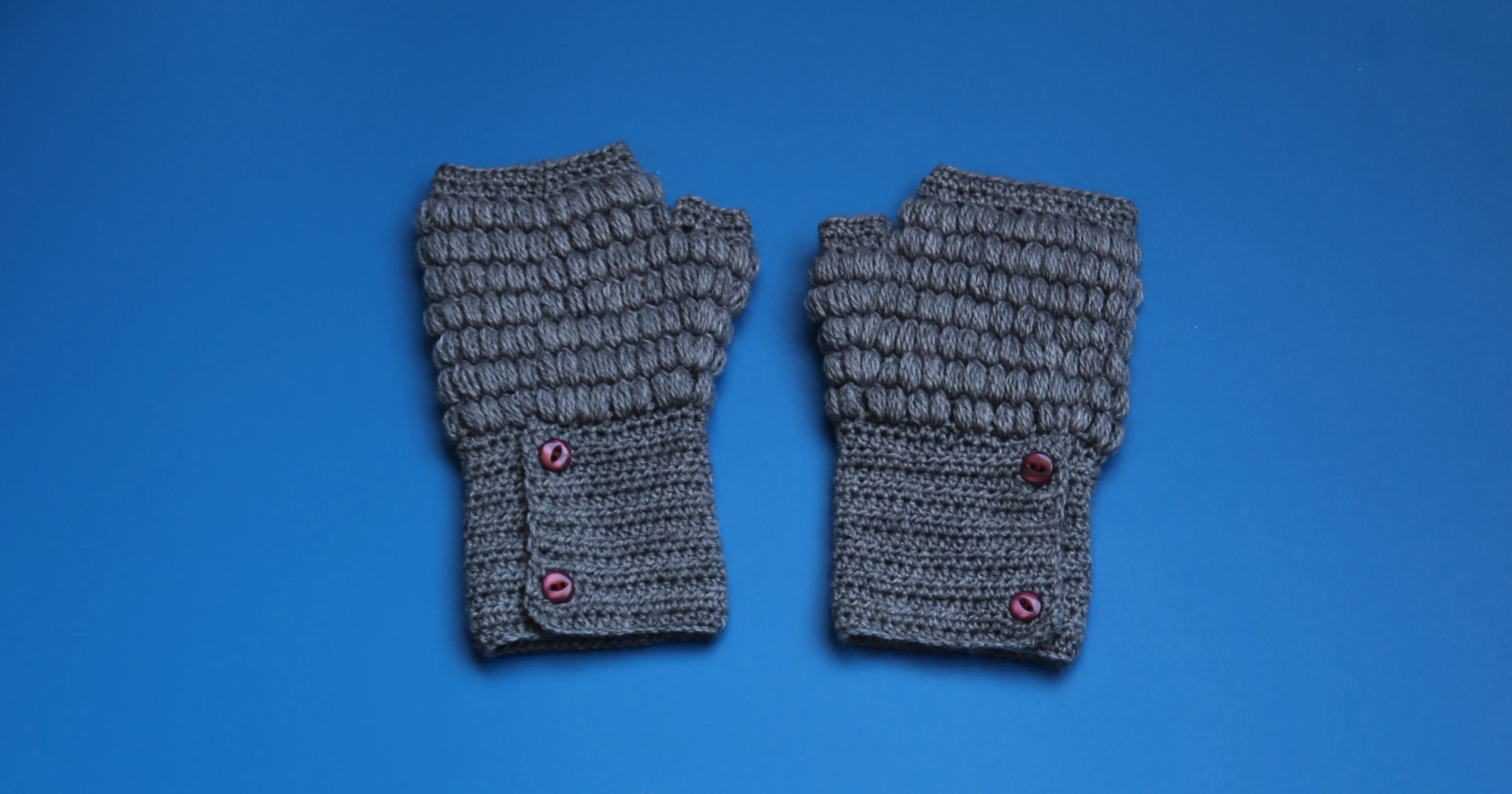 Alpaca Gloves Buttons Blue Metallic