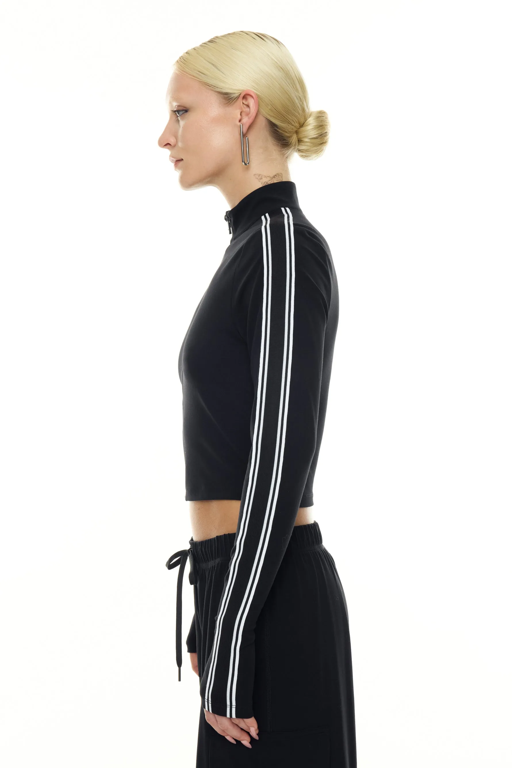 Leo Airweight Jacket Crop - Black/White