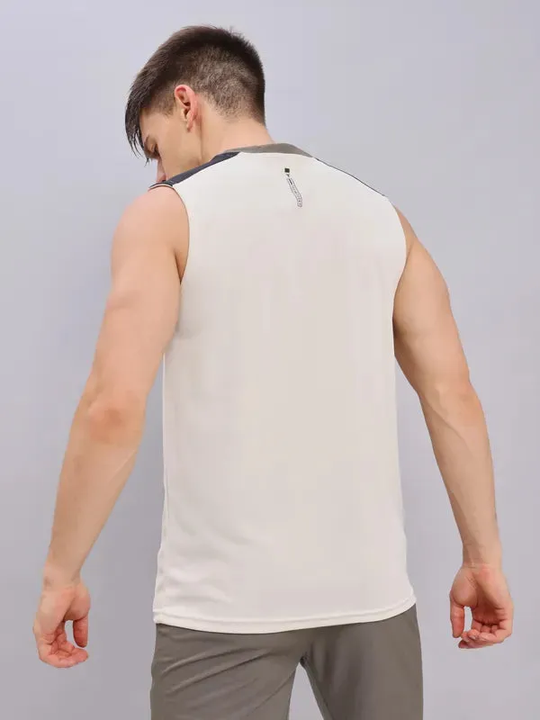 Men Colorblock Slim Fit Crew Neck Innerwear Vest with TECHNO COOL 