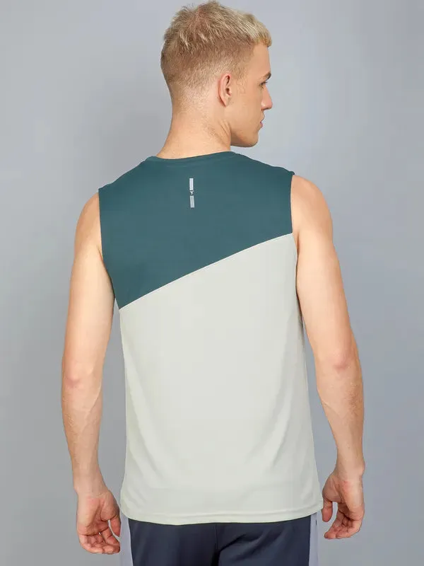 Men Colorblock Slim Fit Crew Neck Innerwear Vest with TECHNO COOL 