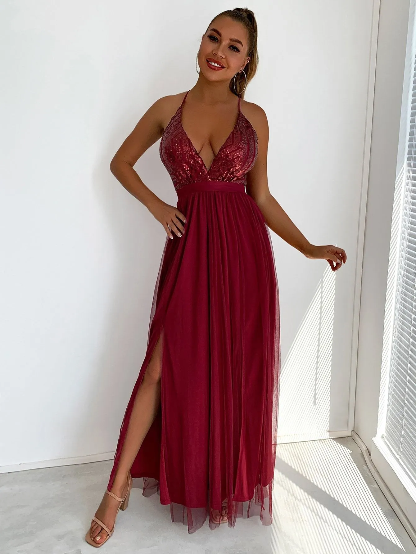 Sequin V-Neck Maxi Dress / Elegant Summer Glamour