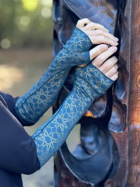 Starseed Print Reversible Fingerless Gloves