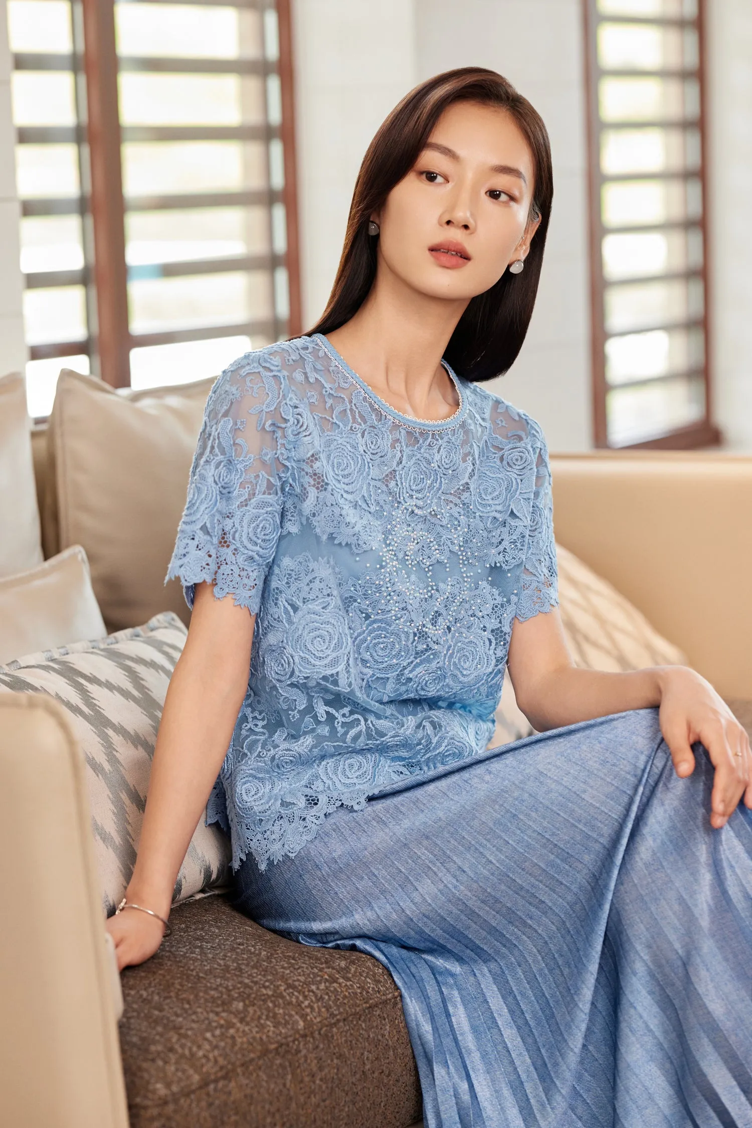 YAYING Water-soluble Lace Short-sleeve Top